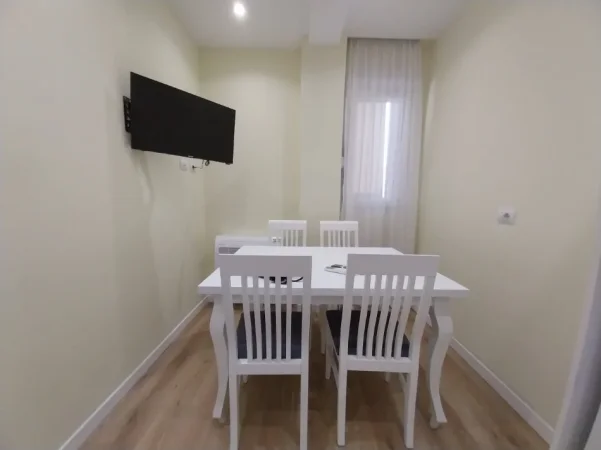 Tirane, jepet me qera garsonier 1+1 Kati 7, 70 m² 1.200 € 