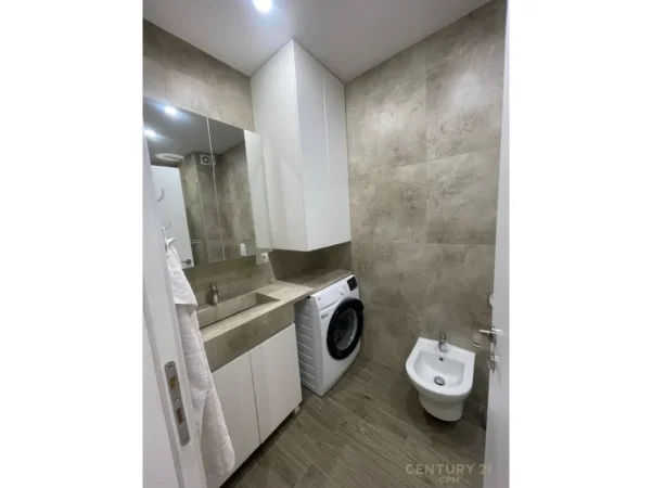 Tirane, jepet me qera apartament 1+1 Kati 7, 69 m² 600 € (Materniteti i Ri)