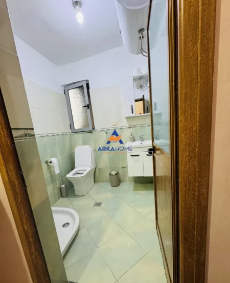 Tirane, jepet me qera apartament 1+1 Kati 5, 80 m² 732 € 