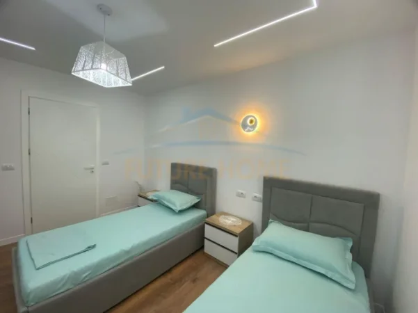 Tirane, jepet me qera apartament 2+1+Ballkon Kati 2, 100 m² 800 € (21 DHJETORI)