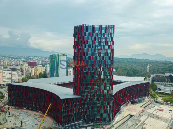 Tirane, jepet me qera ambjent biznesi , 235 m² (Air Albania Stadium)