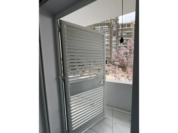SHITET APARTAMENT 2+1 RRUGA E BARRIKADAVE
