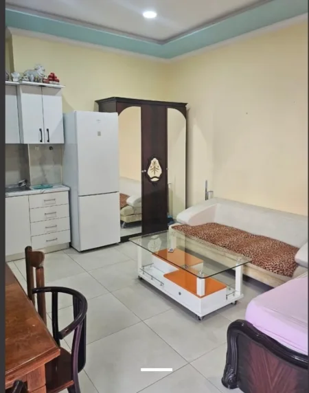 Tirane, jepet me qera garsonier 1+1 , 35 m² (Perball Viles 3 H ,Ngjitur me Shinat,Laprak)