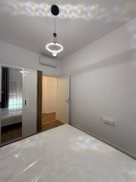 Tirane, jepet me qera 1+1+Ballkon Kati 7, 500 € (Rezidenca Kadiu, Ali Dem)