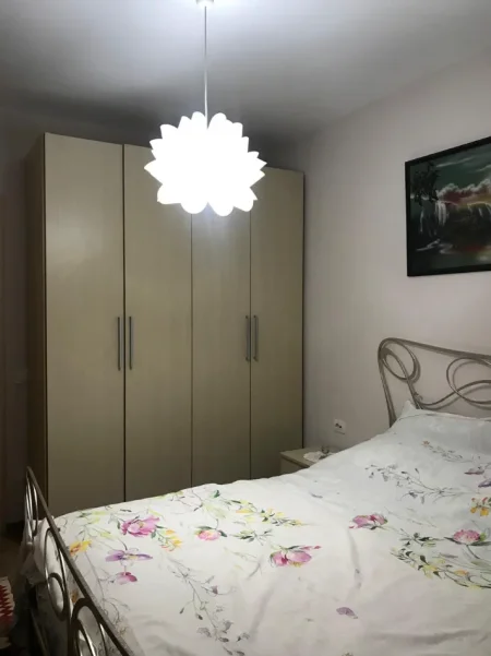 Tirane, jepet me qera apartament 2+1 Kati 4, 80 m² 750 € (Rruga e Kosovarve)