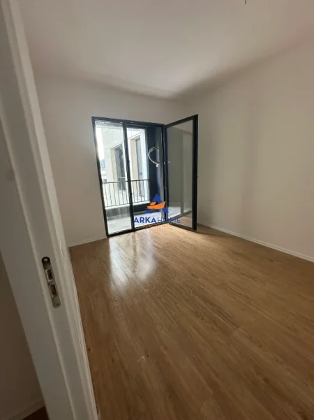 Tirane, jepet me qera apartament 1+1 Kati 1, 68 m² 550 €