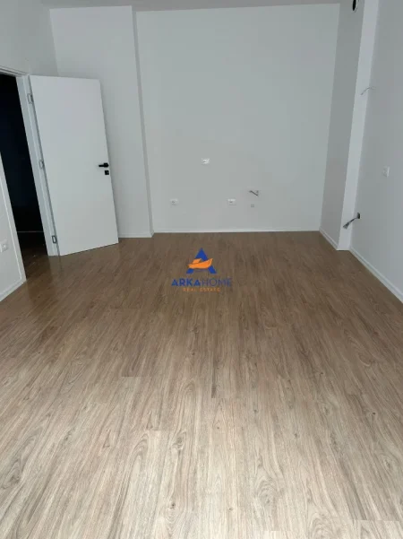 Tirane, jepet me qera apartament 1+1 Kati 1, 68 m² 550 €