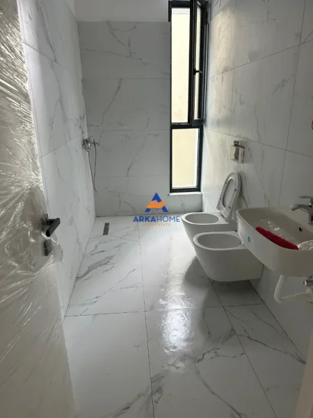 Tirane, jepet me qera apartament 1+1 Kati 1, 68 m² 550 €