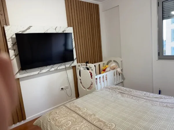 Tirane, jepet me qera apartament 2+1 Kati 5, 94 m² 750 € (LIQENI I THATE)