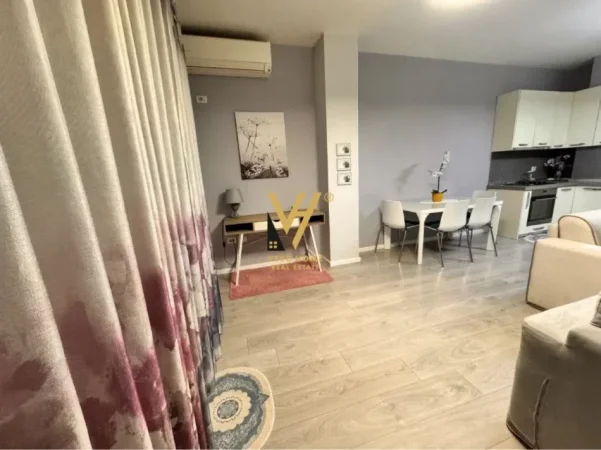 Tirane, jepet me qera apartament 1+1+Ballkon Kati 2, 71 m² 570 € (JORDAN MISJA)