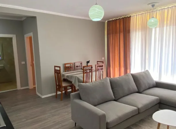 Tirane, jepet me qera apartament 1+1 Kati 1, 78 m² 450 € (BULEVARDI I RI)