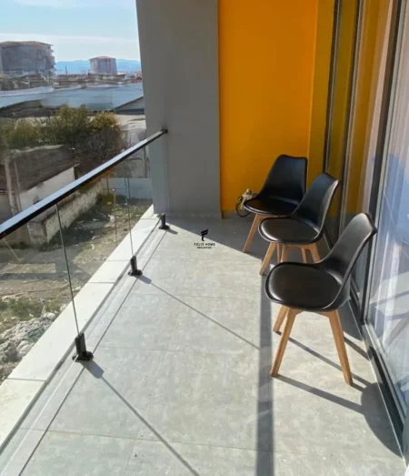 Tirane, jepet me qera apartament 1+1 Kati 1, 78 m² 450 € (BULEVARDI I RI)