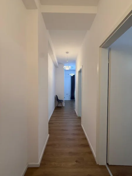 Tirane, jepet me qera apartament 1+1 , 500 € (REZIDENCA KADIU ALI DEM)