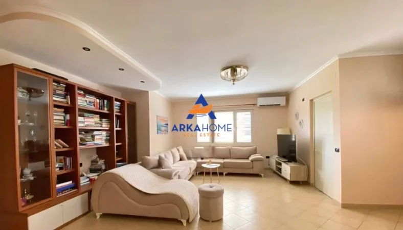 Tirane, jepet me qera apartament 2+1+Ballkon Kati 4, 128 m² 836 € 