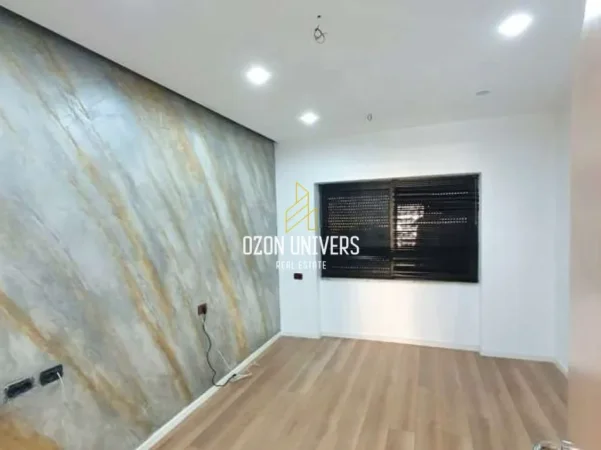 Tirane, jepet me qera apartament 2+1 Kati 3, 72 m² 900 € (Bllok)