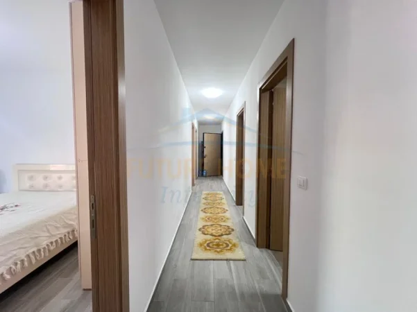 Tirane, jepet me qera apartament 3+1 Kati 3, 115 m² 628 € (5 MAJ)
