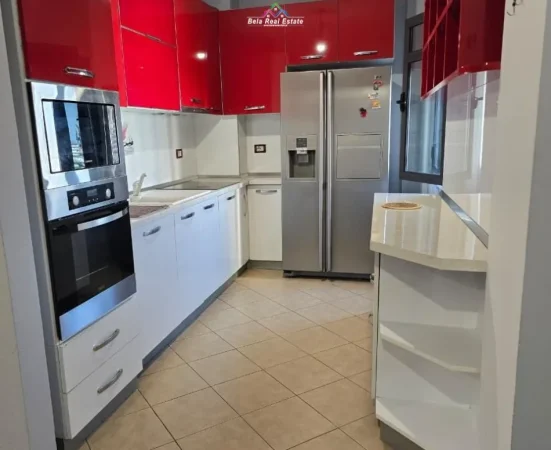 Tirane, jepet me qera apartament 2+1 Kati 5, 83 m² 470 € (Rruga Kastriotet)