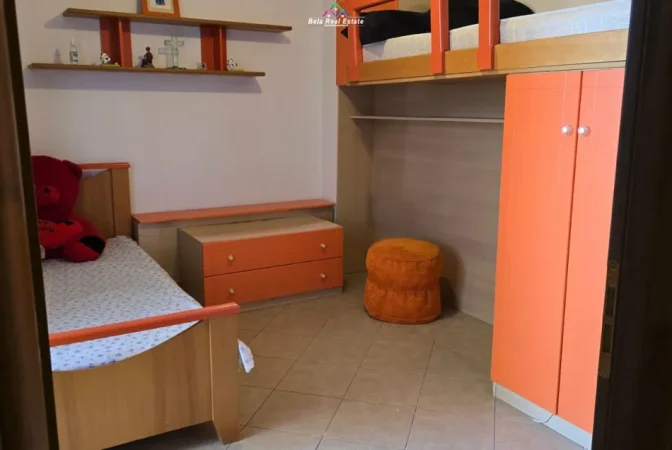 Tirane, jepet me qera apartament 2+1 Kati 5, 83 m² 470 € (Rruga Kastriotet)