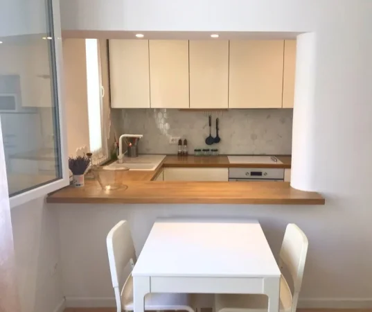 Tirane, jepet me qera apartament 1+1+Ballkon Kati 4, 60 m² 700 € (Myslym Shyri)