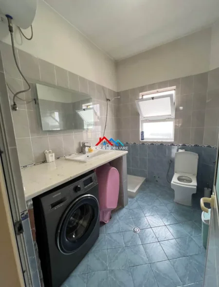 Tirane, jepet me qera apartament 2+1+Ballkon Kati 5, 90 m² 469 € (RRUGA KASTRIOTET,KTHESA E KAMZES)