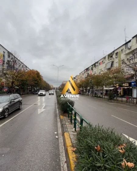 Tirane, shitet apartament 1+1 Kati 3, 56 m² 158.000 € (Rruga Muhamet Gjollesha)