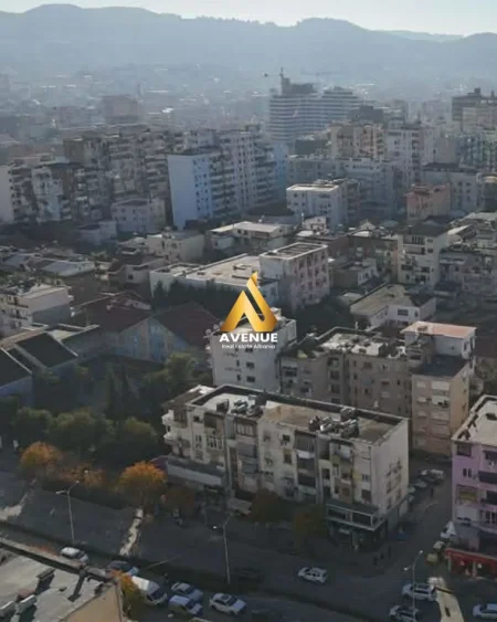 Tirane, shitet apartament 1+1 Kati 3, 56 m² 155.000 € (Rruga Muhamet Gjollesha)