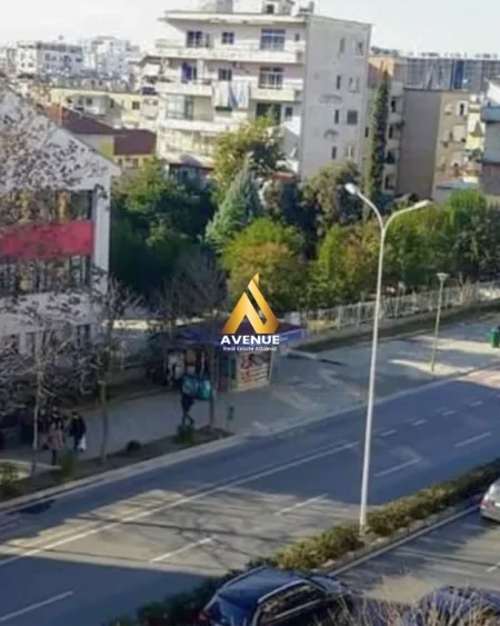 Tirane, shitet apartament 1+1 Kati 3, 56 m² 155.000 € (Rruga Muhamet Gjollesha)