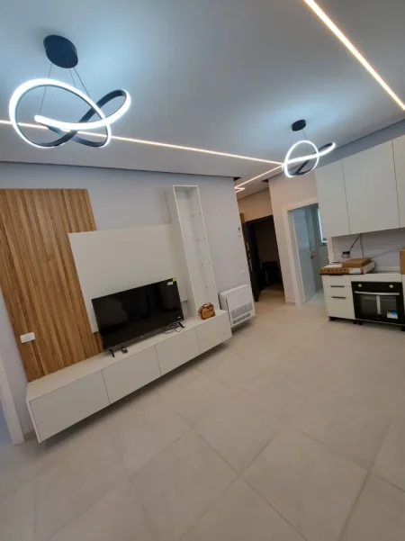 Tirane, jepet me qera apartament 2+1 Kati 5, 82 m² 600 € (5 MAJI)