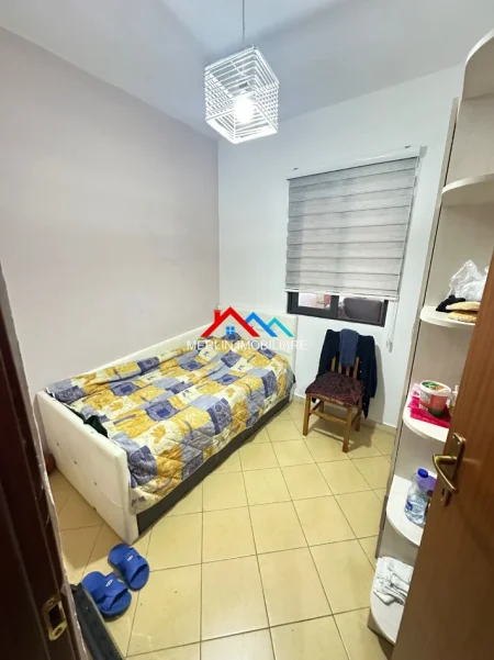 Tirane, shitet apartament 3+1+Ballkon Kati 5, 96 m² 160.000 € (RRUGA JOKLIN PERSI,YZBERISHT)
