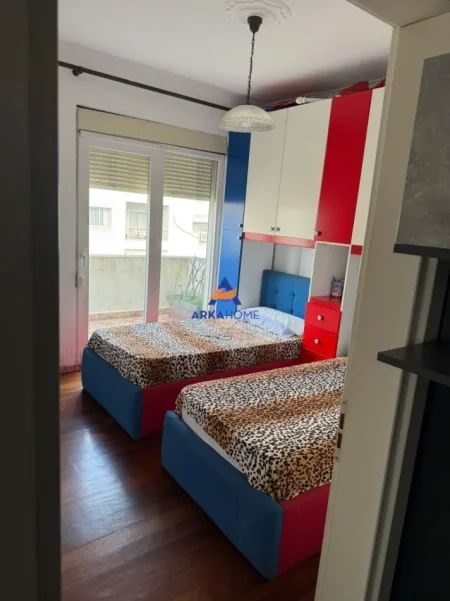 Tirane, shitet apartament 2+1+Ballkon Kati 5, 103 m² 160.000 € 