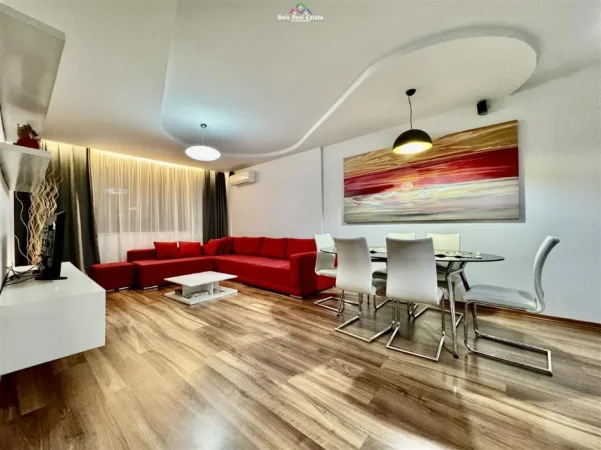 Tirane, jepet me qera apartament 1+1+Ballkon Kati 10, 68 m² 730 € (tish dahia)