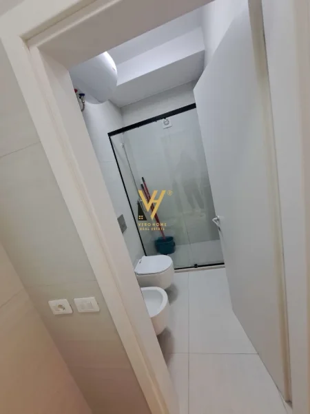 Tirane, jepet me qera apartament 2+1+Ballkon Kati 3, 85 m² 620 € (5 MAJI)