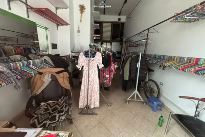 Tirane, jepet me qera dyqan Kati 0, 50 m² 830 € (Rruga e Kavajes)