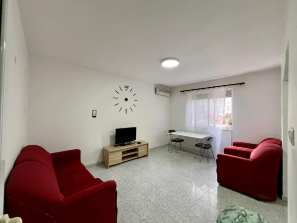Tirane, shitet apartament 1+1 Kati 3, 59 m² 120.000 € (Rruga Kongresi i Lushnjes)