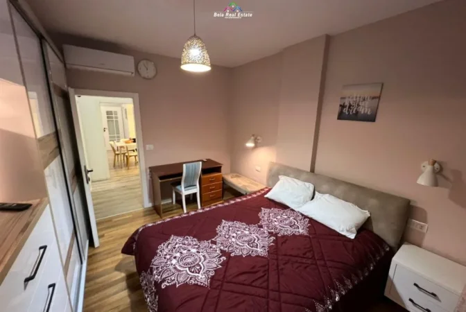 Tirane, jepet me qera apartament 2+1 Kati 2, 730 € (Rruga Asim Vokshi)