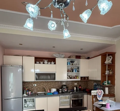 Tirane, shitet apartament 2+1+Ballkon Kati 3, 105 m² 250,000,000 lek.