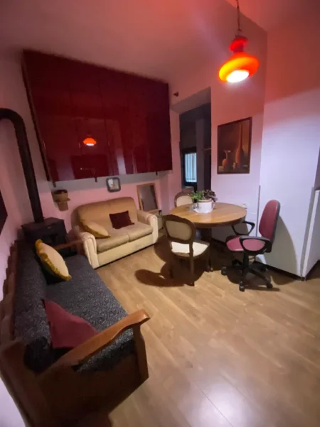 Tirane, jepet me qera apartament 2+1 Kati 2, 100 m² 500 € (STADIUMI DINAMO)