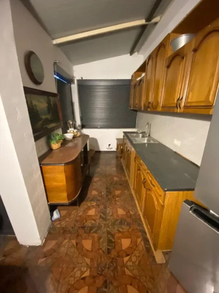 Tirane, jepet me qera apartament 2+1 Kati 2, 100 m² 500 € (STADIUMI DINAMO)