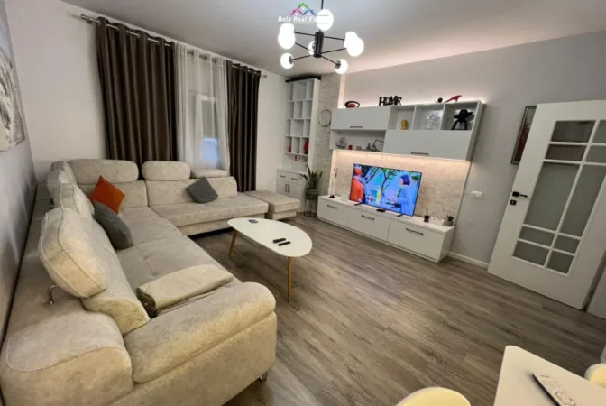 Tirane, jepet me qera apartament 2+1+Ballkon Kati 2, 780 € 