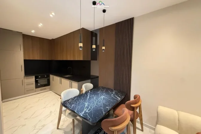 Tirane, jepet me qera apartament 1+1 Kati 5, 75 m² 680 € (dritan hoxha)