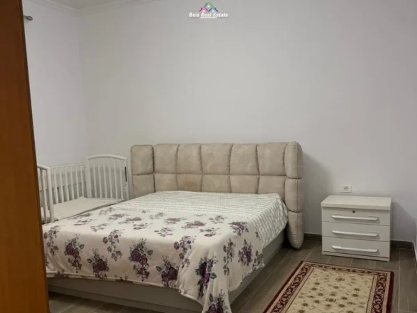 Shqiperi, jepet me qera Vile 2+1 Kati 1, 110 m² 630 € (siri kodra)