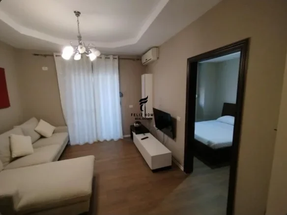 Tirane, jepet me qera apartament 1+1+Ballkon Kati 4, 68 m² 450 € (YZBERISHT)