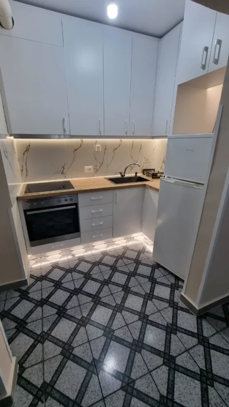 Jepet me qera apartament 1+1 tek Irfan Tomini , 450 €