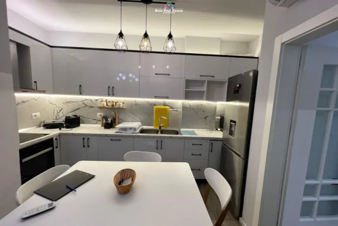 Tirane, jepet me qera apartament 2+1 Kati 2, 85 m² 780 € (Stacioni i Trenit)