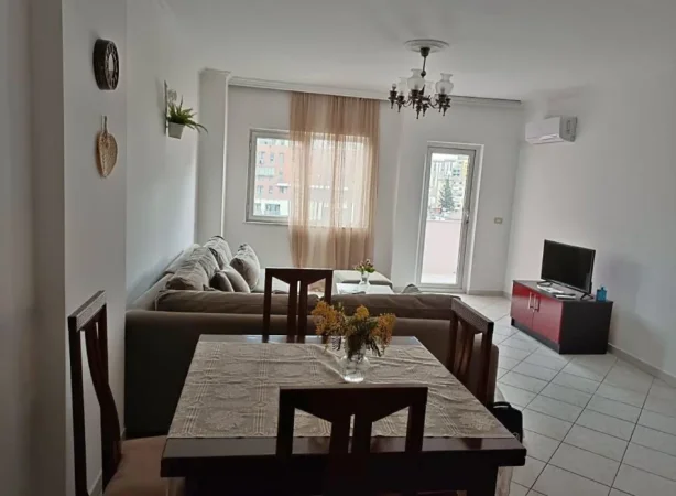 Tirane, jepet me qera apartament 1+1 , 50 m² 500 € (Dritan Hoxha)
