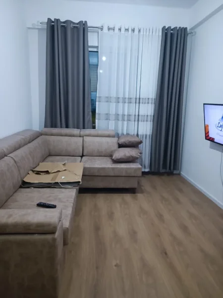 Shqiperi, jap me qera apartament 1+1 Kati 2, 400 € (Rruga Dalip Topi)