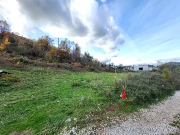 SHITET: Tokë Arë 5000 m² Me Pamje nga Autostrada Tiranë Elbasan📍Në Fshatin IBË  250,000€ 🔥