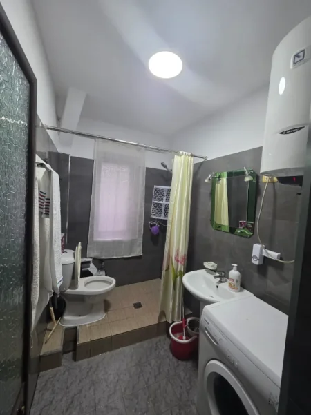 JEPET ME QIRA APARTAMENT 1+1 –  QENDER ,RRUGA FORTUZI 500 € (Fortuzi)