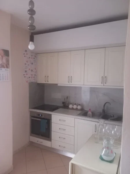 Durres, jepet me qera apartament 2+1 Kati 3, 68 m² 350 €