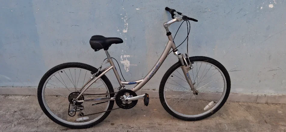 Shqiperi, njoftim biciklete gri e erret 170€